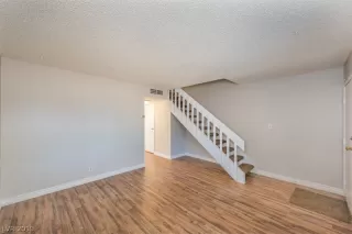 Photo #2: 2133560 Listing 