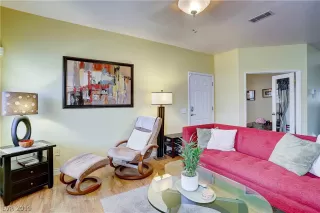 Photo #1: 2133561 Listing