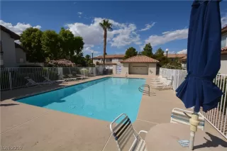 Photo #4: 2133562 Listing