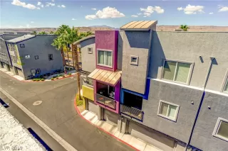 Photo #2: 2133579 Listing