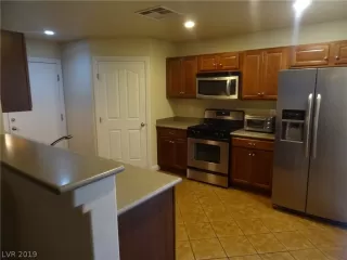 Photo #2: 2133601 Listing 