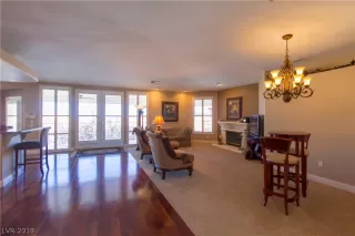 Photo #3: 2133609 Listing