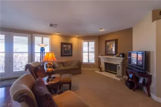 Photo #4: 2133609 Listing