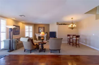 Photo #6: 2133609 Listing