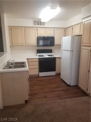 Photo #2: 2133654 Listing
