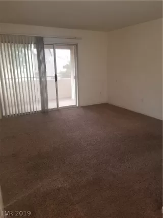 Photo #5: 2133654 Listing