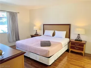 Photo #3: 2133655 Listing