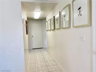 Photo #4: 2133655 Listing