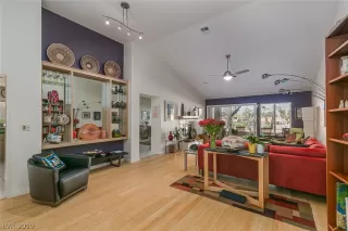 Photo #1: 2133669 Listing 