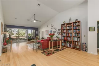 Photo #2: 2133669 Listing 