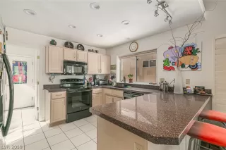 Photo #6: 2133669 Listing 