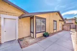 Photo #2: 2133707 Listing