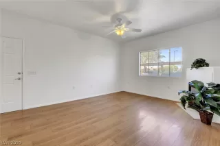 Photo #5: 2133708 Listing 