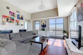 Photo #2: 2133718 Listing 