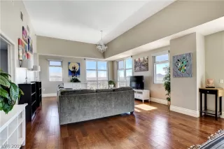 Photo #6: 2133718 Listing 