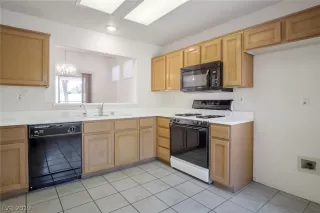 Photo #2: 2133719 Listing 