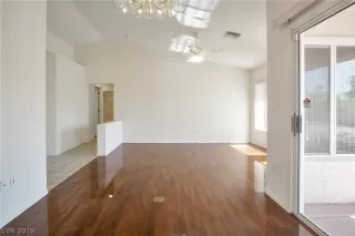 Photo #5: 2133719 Listing 