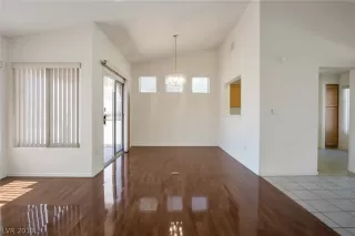 Photo #6: 2133719 Listing 