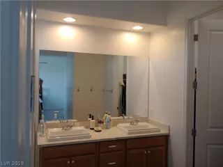 Photo #5: 2133751 Listing 