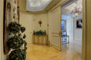 Photo #3: 2133791 Listing 