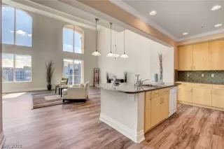 Photo #2: 2133797 Listing