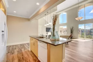 Photo #6: 2133797 Listing