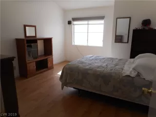 Photo #3: 2133828 Listing