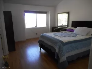 Photo #5: 2133828 Listing