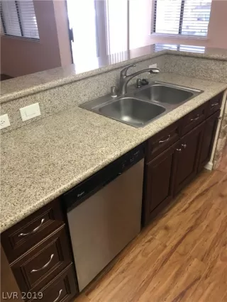 Photo #1: 2133841 Listing 