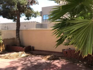 Photo #2: 2133878 Listing