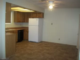 Photo #3: 2133886 Listing