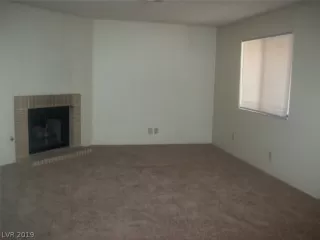 Photo #4: 2133886 Listing