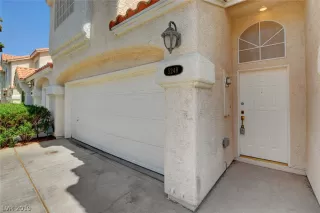 Photo #3: 2133936 Listing