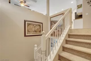 Photo #5: 2133942 Listing