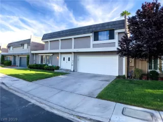 Photo #1: 2133963 Listing