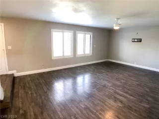 Photo #4: 2133963 Listing