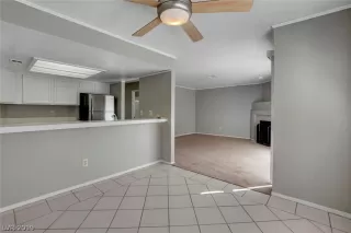 Photo #4: 2134006 Listing