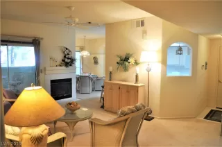 Photo #5: 2134057 Listing