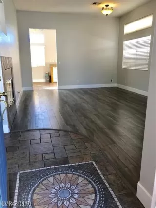 Photo #4: 2134064 Listing 