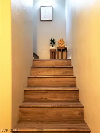 Photo #4: 2134086 Listing