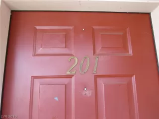 Photo #3: 2134189 Listing 