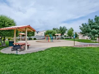 Photo #5: 2134200 Listing 