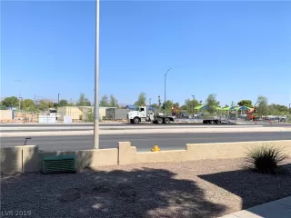 Photo #3: 2134212 Listing