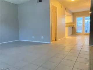 Photo #5: 2134212 Listing