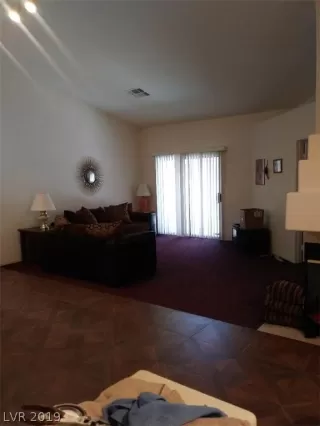 Photo #5: 2134260 Listing