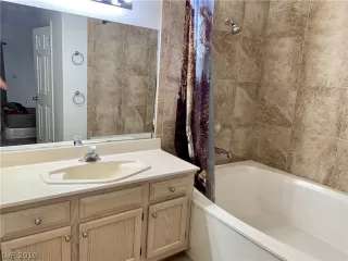 Photo #6: 2134283 Listing 