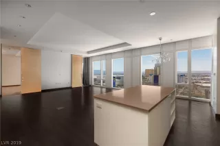 Photo #4: 2134308 Listing