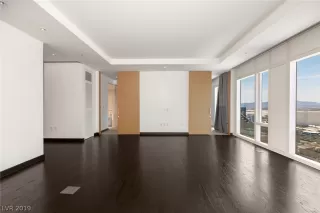 Photo #6: 2134308 Listing