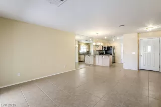 Photo #5: 2134354 Listing