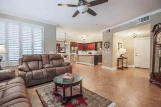 Photo #4: 2134356 Listing